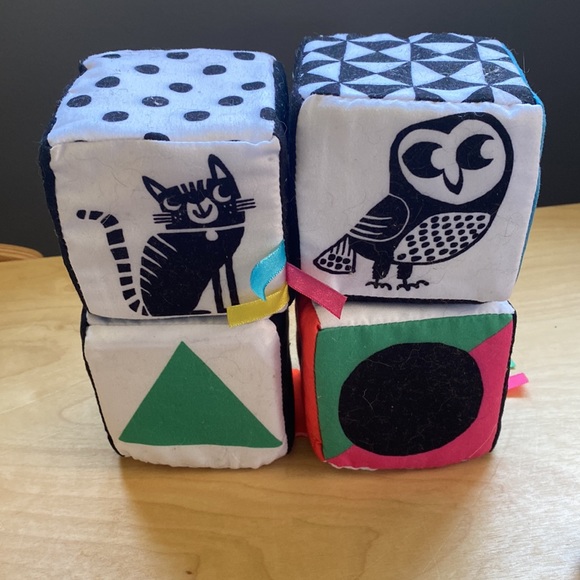 Manhattan Toy Wimmer-Ferguson Mind Cubes Soft Baby Activity Toy - Picture 4 of 4